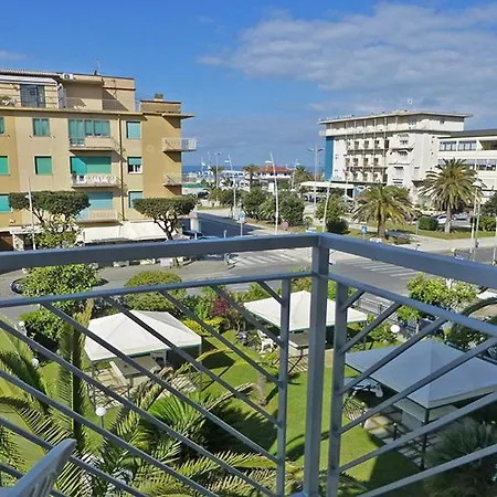 Harmony-smile Hotel